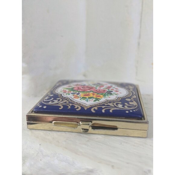 Vintage Floral Compact Case: Blue Trinket Pill Box - Picture 3 of 6